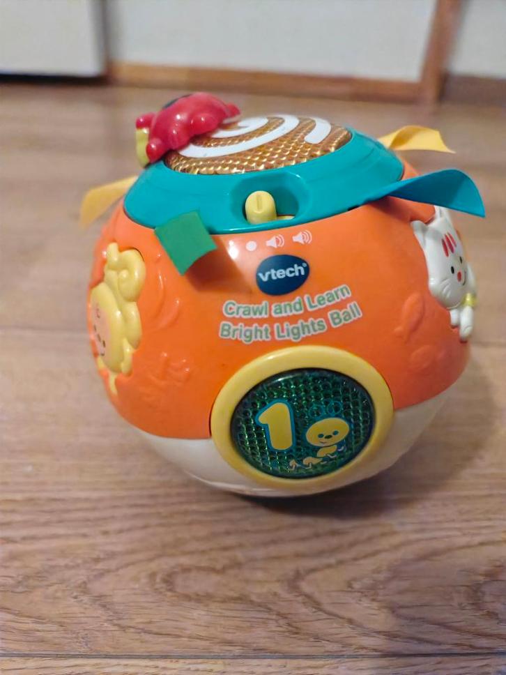 VTech Rol en Swing Bal, Kinderen en Baby's, Speelgoed | Babyspeelgoed, Zo goed als nieuw, Overige typen, Met licht, Met geluid