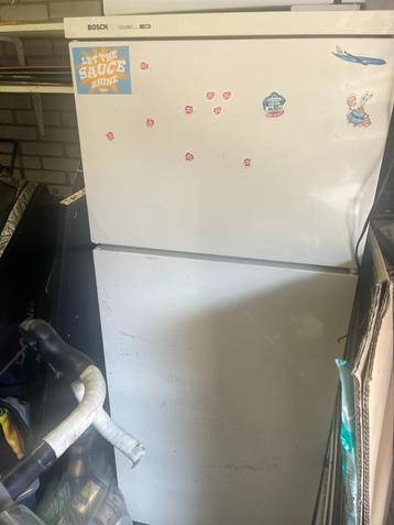 Koelkast, vaatwasser, oven met fornuis beschikbaar voor biedingen