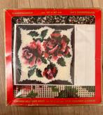 DIY pakket vintage Smyrna kussen met roos motief, Ophalen of Verzenden, Nieuw, Wit, Vierkant