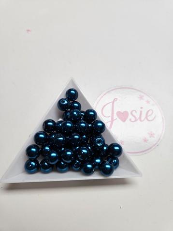 Donkerblauwe glasparels #31 beschikbaar voor biedingen