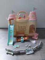 Sylvanian families crèche met diertjes en extra's, Ophalen of Verzenden, Zo goed als nieuw, Poppenhuis