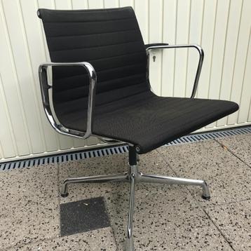 Vintage Vitra Eames Aluminium stoel 107 chroom beschikbaar voor biedingen