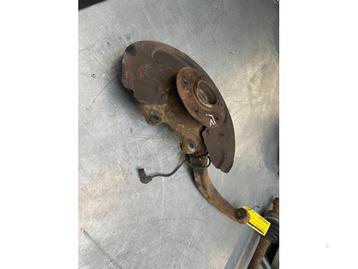 Fusee links-voor van een Mercedes R-Klasse beschikbaar voor biedingen