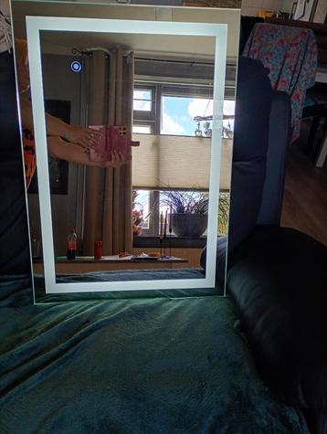 Badkamerspiegel met LED  beschikbaar voor biedingen