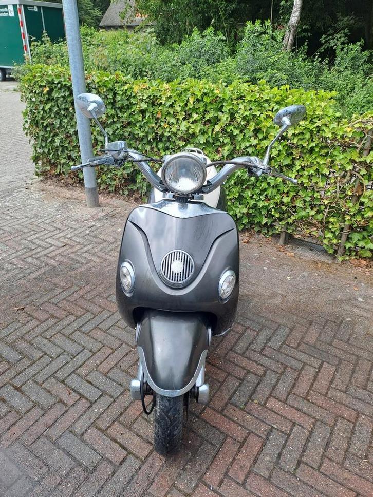 BTC Legend 50cc 4-takt, Fietsen en Brommers, Snorfietsen en Snorscooters, Gebruikt, Overige merken, Benzine, Ophalen