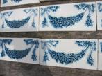 30 Art nouveau wandtegels, blauwe guirlande opgelegd, Antiek en Kunst, Antiek | Wandborden en Tegels, Ophalen