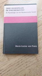 Over voorspellen en synchroniciteit Marie-Louise von Franz, Boeken, Ophalen of Verzenden, Gelezen, Marie-Louise von Franz