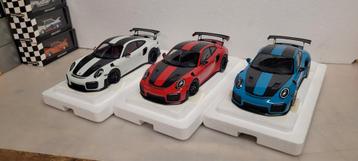 Autoart Porsche 911 GT 2 RS Weissach Package Rood_Wit_Blaue beschikbaar voor biedingen
