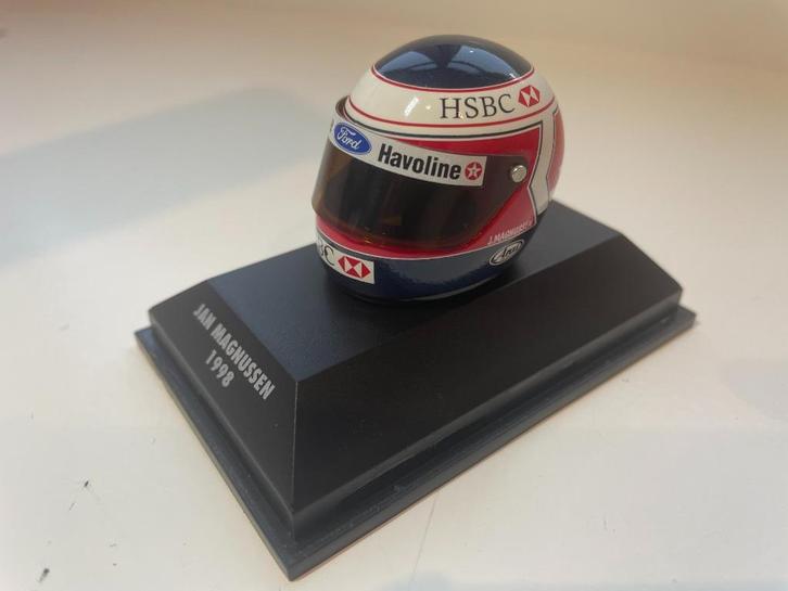 Helm Jan Magnussen Stewart 1998 1/8, Verzamelen, Automerken, Motoren en Formule 1, Zo goed als nieuw, Auto's, Ophalen of Verzenden