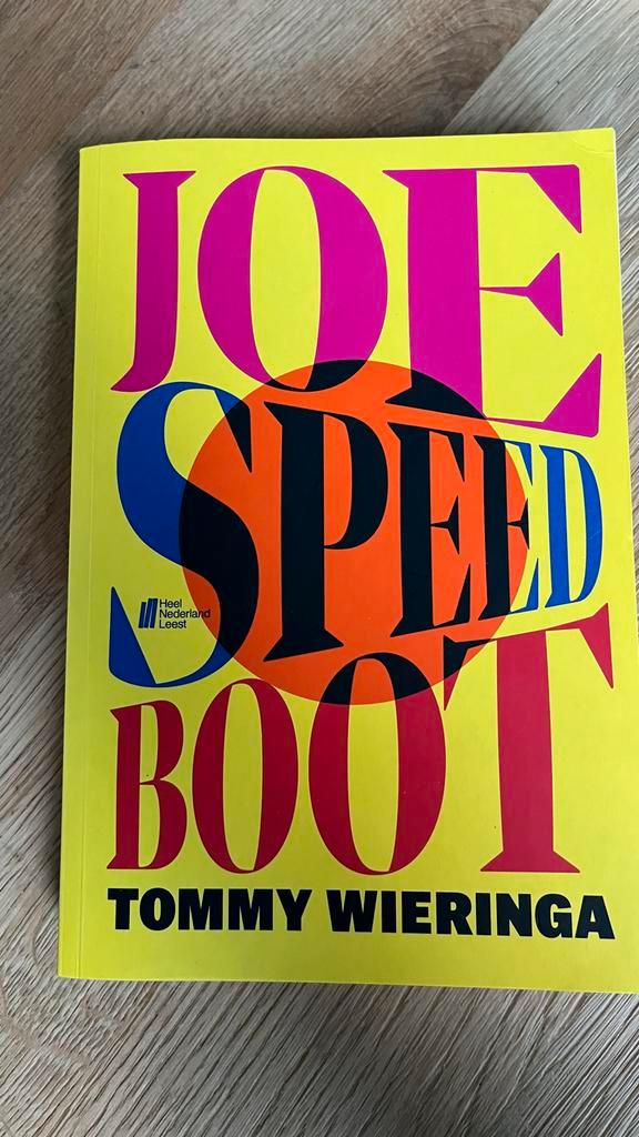 Joe Speedboot - Tommy Wieringa - Heel Nederland Leest, Boeken, Boekenweekgeschenken, Zo goed als nieuw, Ophalen of Verzenden