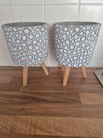 2x Plantenpotten met houten poten, Tuin en Terras, Bloempotten, Ophalen, Rond, Binnen, Zo goed als nieuw
