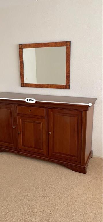 Klassieke kersenhouten dressoir kast beschikbaar voor biedingen