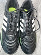 Adidas voetbal schoenen, Maat XS of kleiner, Ophalen of Verzenden, Zo goed als nieuw, Schoenen