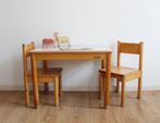 Houten vintage lessenaar + 2 stoeltjes. Retro Schilte tafel, Kinderen en Baby's, Kinderkamer | Tafels en Stoelen, Gebruikt, Tafel(s)