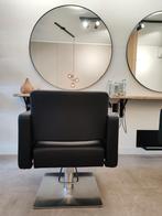 kappers stoelen 2x , voetsteunen 2x en wandspiegels 2x, Ophalen
