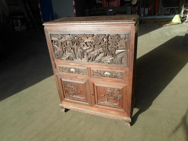 te koop aangeboden chinese hand uitgesneden houten kast, Antiek en Kunst, Antiek | Meubels | Kasten, Ophalen
