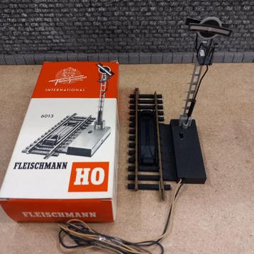 Fleischmann 6013 Ontkoppelrail met seinpaal | H0 beschikbaar voor biedingen