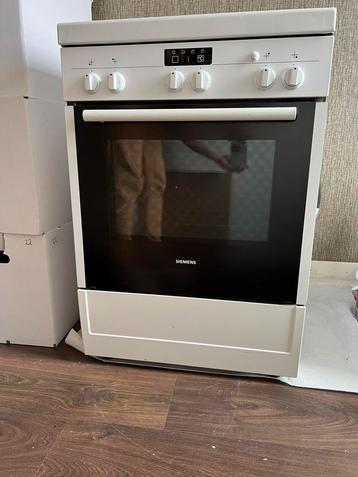 4-pits gasfornuis ~ goede oven met grill ~ Bosch ~ schoon beschikbaar voor biedingen