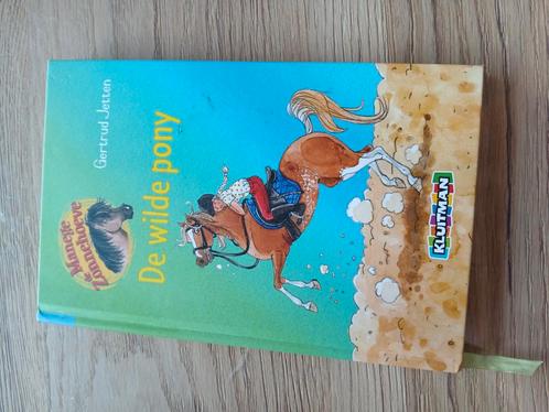 Manege de Zonnehoeve: De wilde pony - Gertrud Jetten, Boeken, Kinderboeken | Jeugd | onder 10 jaar, Zo goed als nieuw, Ophalen of Verzenden