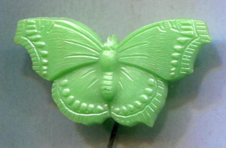 Vlinder groen plastic speldje ( N_107 ), Verzamelen, Speldjes, Pins en Buttons, Zo goed als nieuw, Speldje of Pin, Dier of Natuur