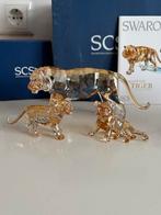 Swarovski scs tijger met 2 jongen, Verzamelen, Swarovski, Ophalen of Verzenden, Zo goed als nieuw