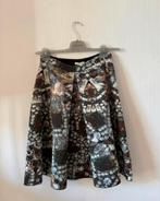 H&M zwarte print juwelen rok A-lijn rok Maat 38, Kleding | Dames, Rokken, Maat 38/40 (M), H&M, Zwart, Ophalen of Verzenden