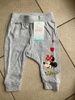 Nieuw Grijs Minnie Mouse ( Disney ) broekje - Maat 62 - 68, Kinderen en Baby's, Babykleding | Maat 62, Ophalen of Verzenden, Nieuw