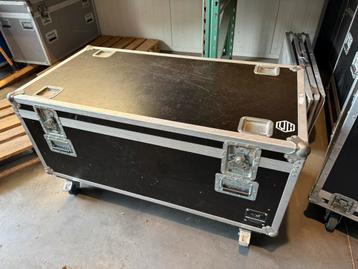 Nette vakken case / flightcase beschikbaar voor biedingen