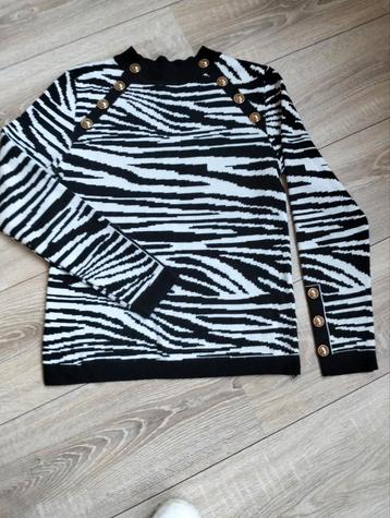 Zebraprint Trui met Gouden Knopen mt m beschikbaar voor biedingen
