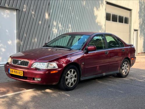 Volvo S40 1.8 AUT 2004 AUTOMAAT, Auto's, Volvo, Particulier, S40, Benzine, E, Sedan, Automaat, Origineel Nederlands, Rood, Voorwielaandrijving