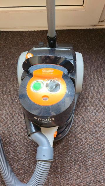 Philips Stofzuiger Stofreservoir 2000 Wat.t. Zuigt prima . beschikbaar voor biedingen