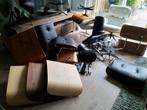 Eames stoelen design, Ophalen