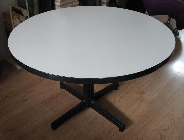Ronde vintage Design Eettafel Bruno Rey voor Kusch en Co, Huis en Inrichting, Tafels | Eettafels, Gebruikt, 100 tot 150 cm, 100 tot 150 cm
