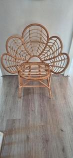 Rotan bloemen stoel, Huis en Inrichting, Stoelen, Ophalen, Zo goed als nieuw, Bruin, Eén