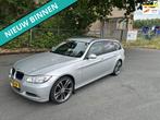 BMW 3-serie Touring 320i High Executive LEUKE AUTO RIJDT EN, 13 km/l, Achterwielaandrijving, Zwart, 4 cilinders