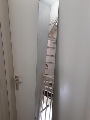 Spiegel beschikbaar voor biedingen