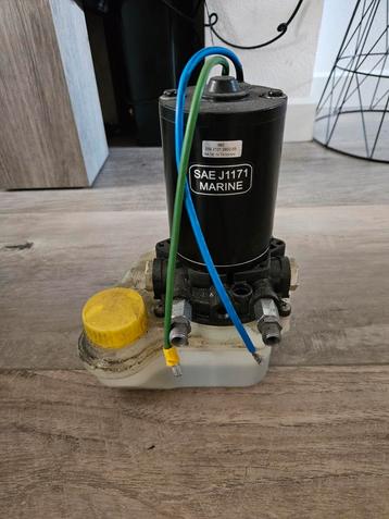 Hydraulische Pomp Marine - Reservoir beschikbaar voor biedingen