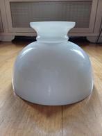Lampenkap van opaal glas., Ophalen, Gebruikt, Rond, Minder dan 25 cm