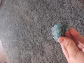 Mooie blauwe edelsteen beschikbaar voor biedingen