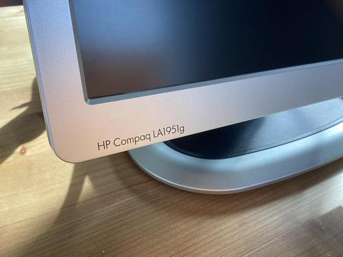 LCD beeldscherm HP Compaq 19 inch, Computers en Software, Monitoren, Zo goed als nieuw, 61 t/m 100 Hz, DVI, VGA, In hoogte verstelbaar