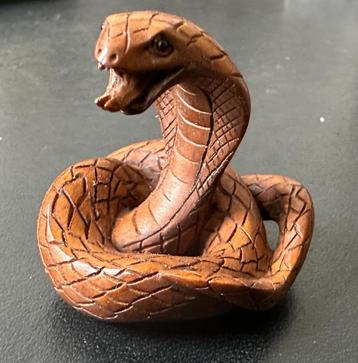  Houten Netsuke van een cobra slang  beschikbaar voor biedingen