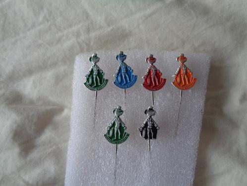 9 stuks Krantenmannen Spelden., Verzamelen, Speldjes, Pins en Buttons, Zo goed als nieuw, Ophalen of Verzenden