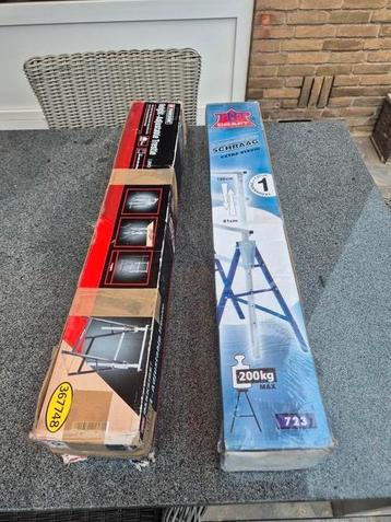 Twee schaaren te koop  beschikbaar voor biedingen