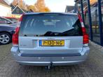 Volvo V70 2.4 Momentum LEER / SUNROOF / PDC / TREKHAAK, Auto's, Volvo, Voorwielaandrijving, Zwart, Euro 4, 83 €/maand
