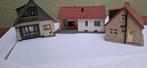 HO 3 SCHATTINGE HUISJES, Hobby en Vrije tijd, Overige merken, Gebruikt, Gelijkstroom of Wisselstroom, Brug, Tunnel of Gebouw