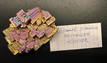 Bismuth titanium kristallen cluster beschikbaar voor biedingen