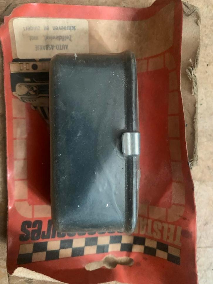Zelfklevend Auto-Asbakje Oldtimer NOS, Auto-onderdelen, Interieur en Bekleding, Oldtimer onderdelen, Nieuw, Ophalen of Verzenden