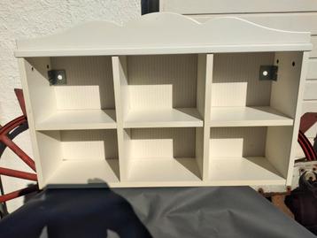 Vakken wand kast hout