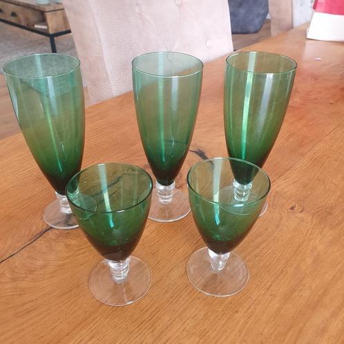 Carnaval glaswerk 3x bier 3x borrel smaragd
Kristalunie, Verzamelen, Glas en Borrelglaasjes, Zo goed als nieuw, Borrel- of Shotglas