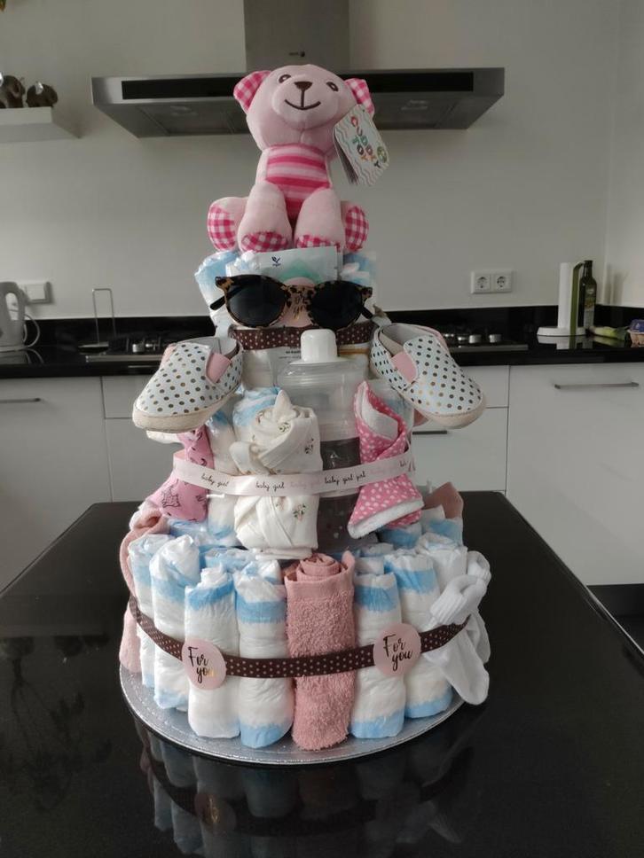 Luiertaart groot meisje kraamkado op aanvraag, Kinderen en Baby's, Kraamcadeaus en Geboorteborden, Nieuw, Kraamcadeau, Ophalen